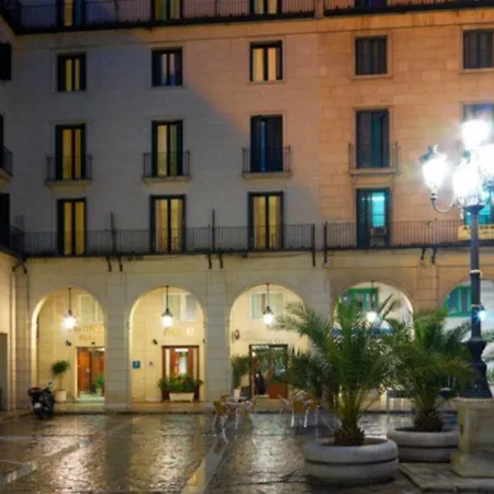 Eurostars Mediterranea Plaza Hotel 4*